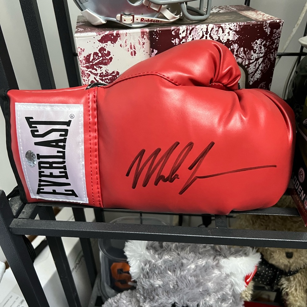 Mike Tyson Red Authentic glove